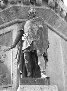 Fil:Richar fearless statue in falaise.jpg